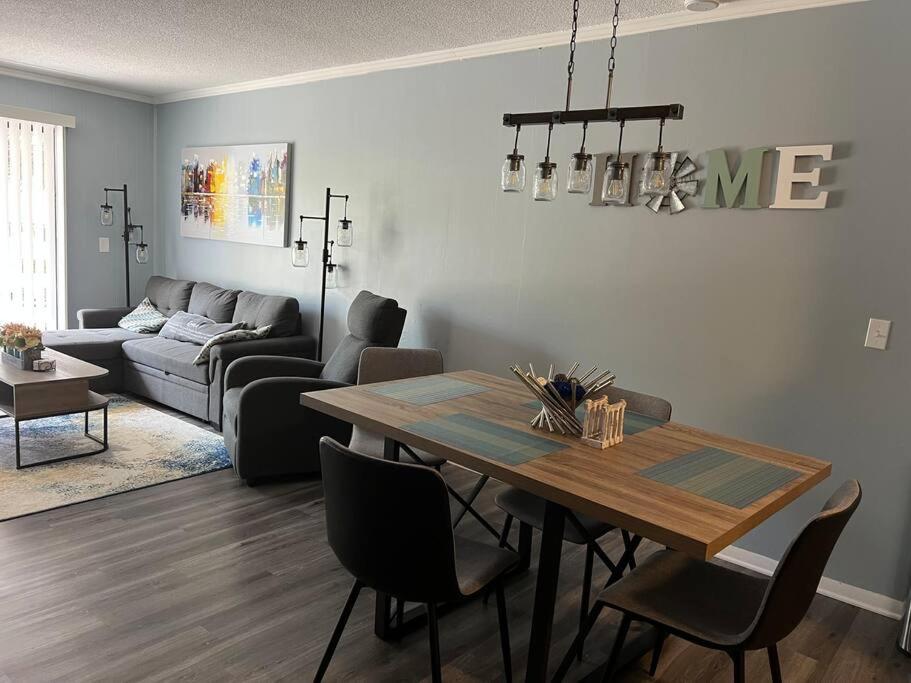 2022 Renovated 2-Bdrm Cozy, Lovely Condo W/Parking! Hilton Head Island Exterior foto