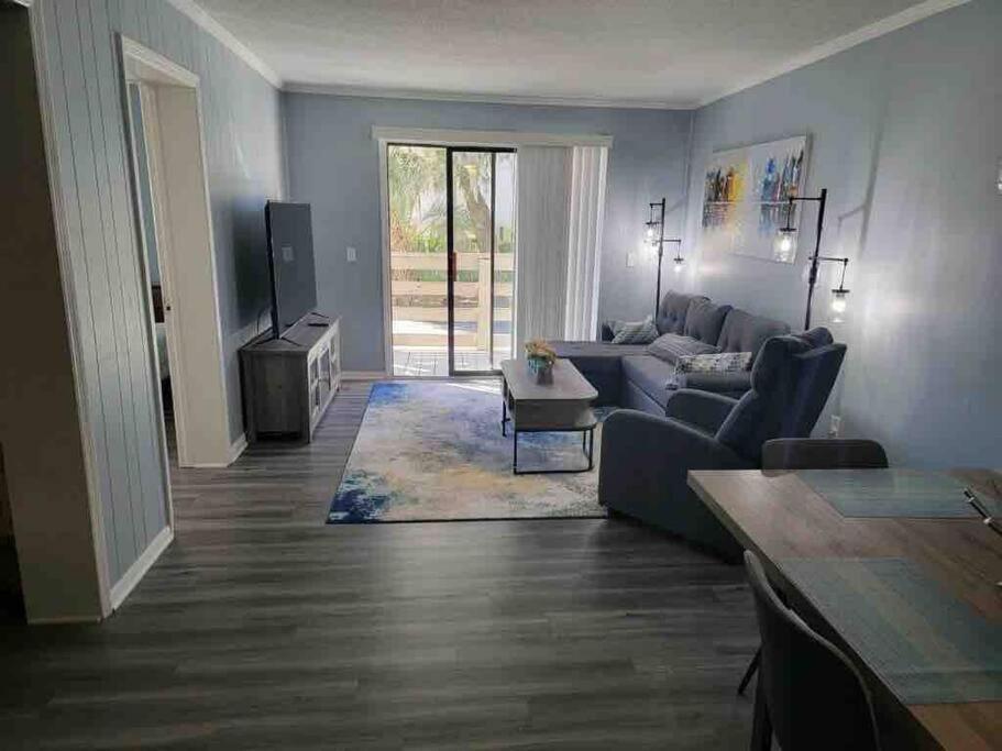 2022 Renovated 2-Bdrm Cozy, Lovely Condo W/Parking! Hilton Head Island Exterior foto