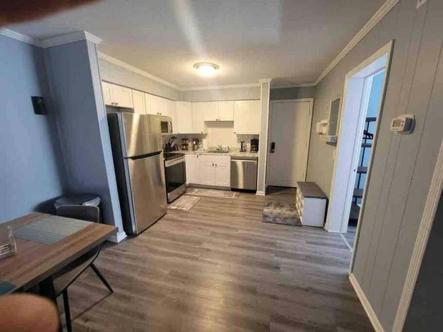 2022 Renovated 2-Bdrm Cozy, Lovely Condo W/Parking! Hilton Head Island Exterior foto